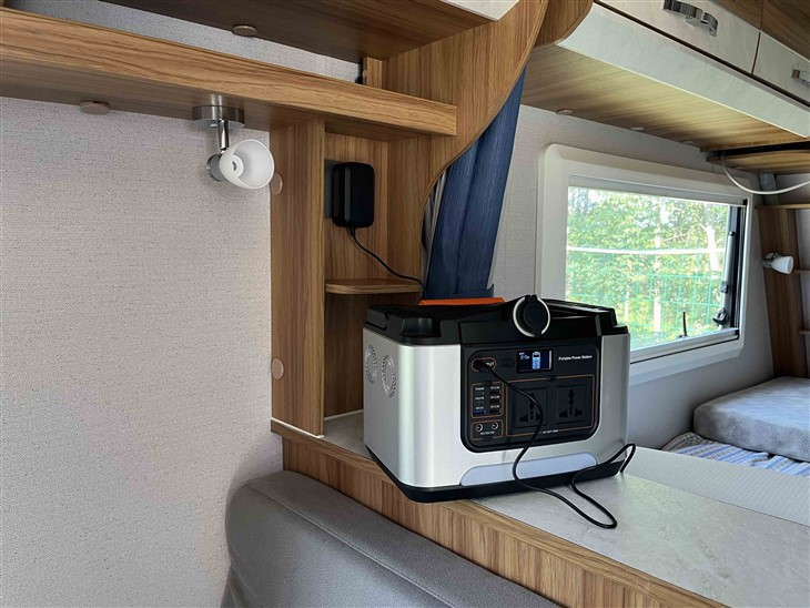 Fonte de alimentação portátil 700W