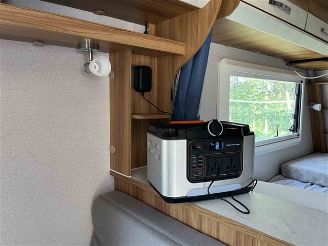 Fonte de alimentação portátil 700W