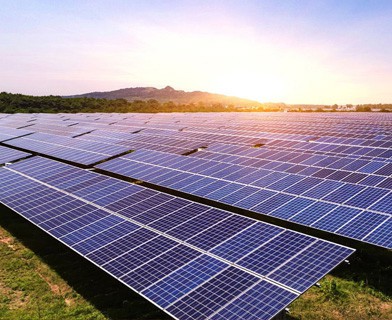 O que é uma central fotovoltaica centralizada?